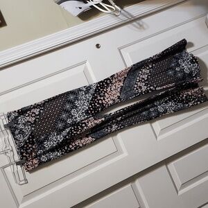 🐾 2/$8 🐾 NOBO Medium comfy pants